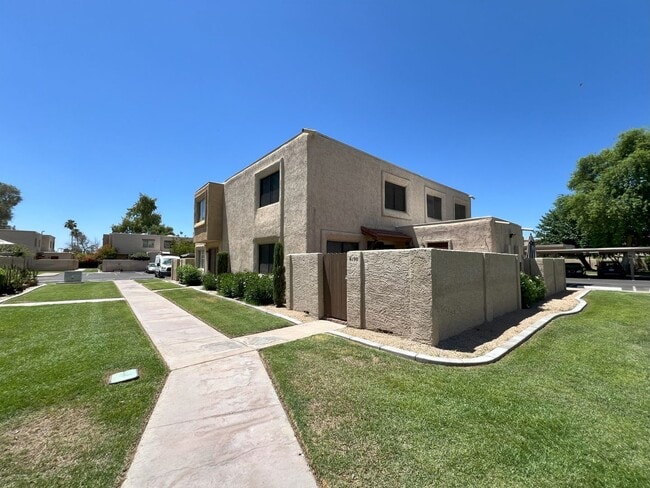 Building Photo - UPDATED 2 story townhome FOR RENT  **SAVE ...