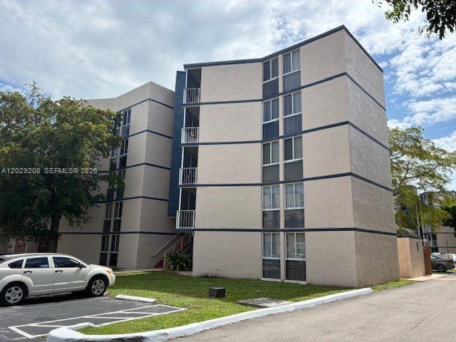 Building Photo - 7075 NW 186th St Unit C507