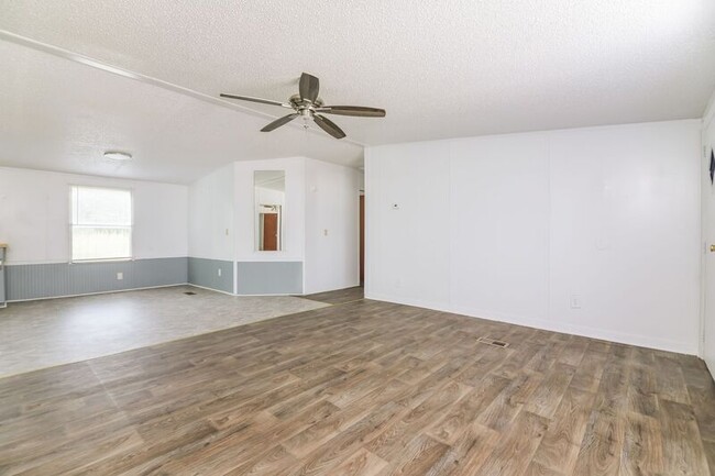 Photo - 2137 Coral Dr