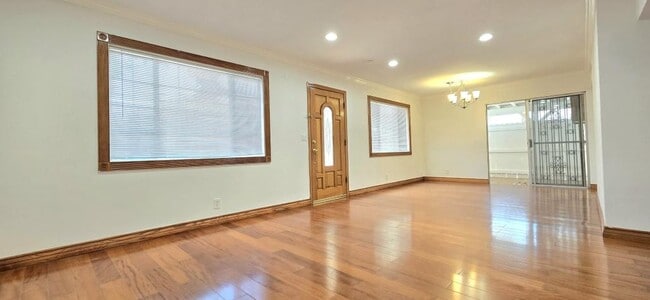 Photo - 700 E Angeleno Ave