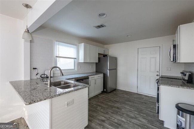 Photo - 2973 1st Ave SW