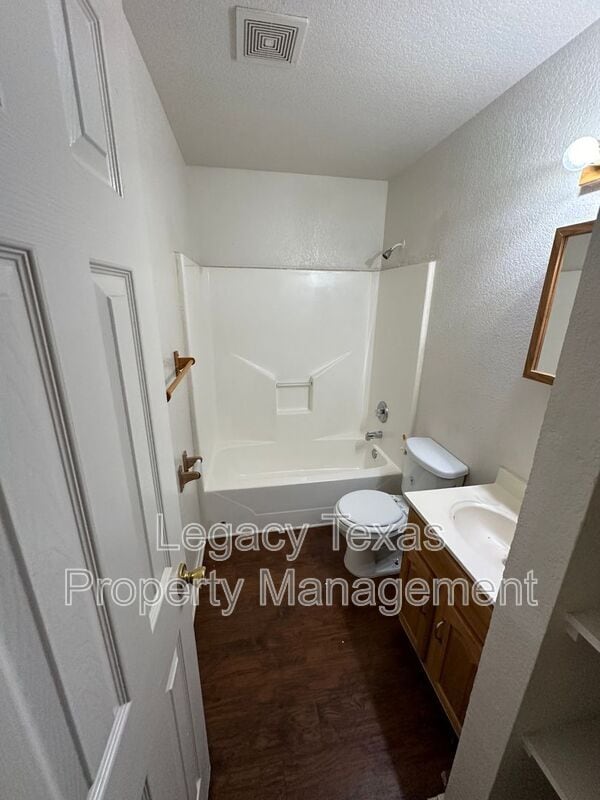 Photo - 1108 Williams Ave Unidad Apt C