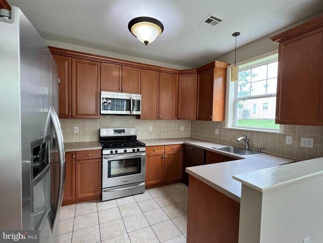 Photo - 212 Masterson Ct
