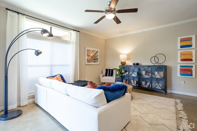 1HAB, 1BA - 918 ft²