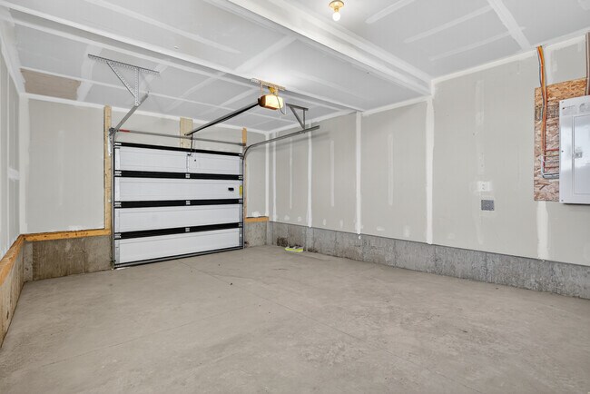 Photo - 7035 Fane Rd NW