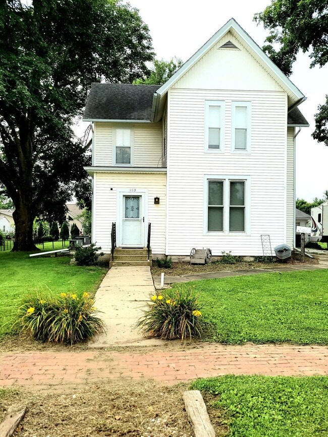 Building Photo - 103 W 1st Ave