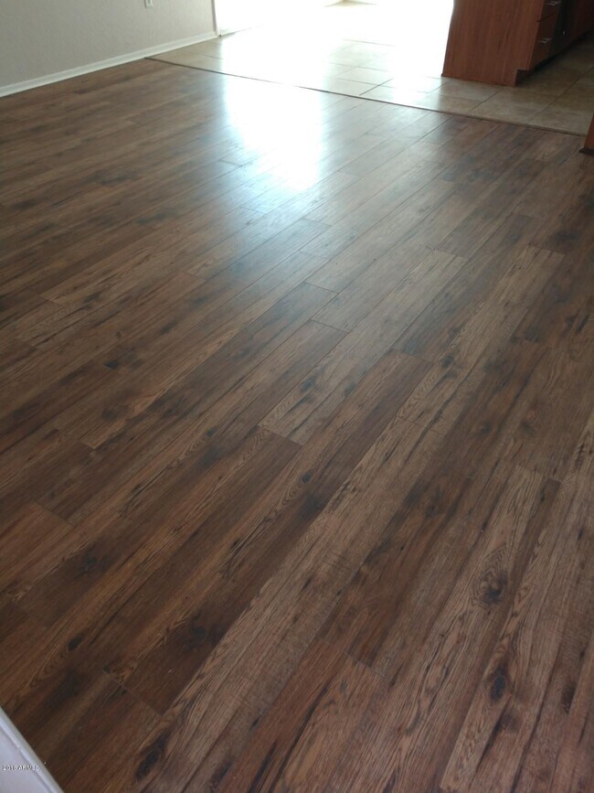 Photo - 921 W Laguna Dr