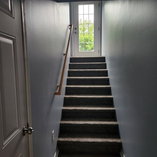 Photo - 305 NE Kingwood