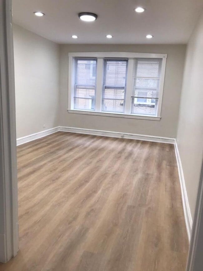 3412 W Foster Ave Unidad 2A