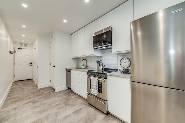 Photo - 115 Manning Ave Unit ID1054576P