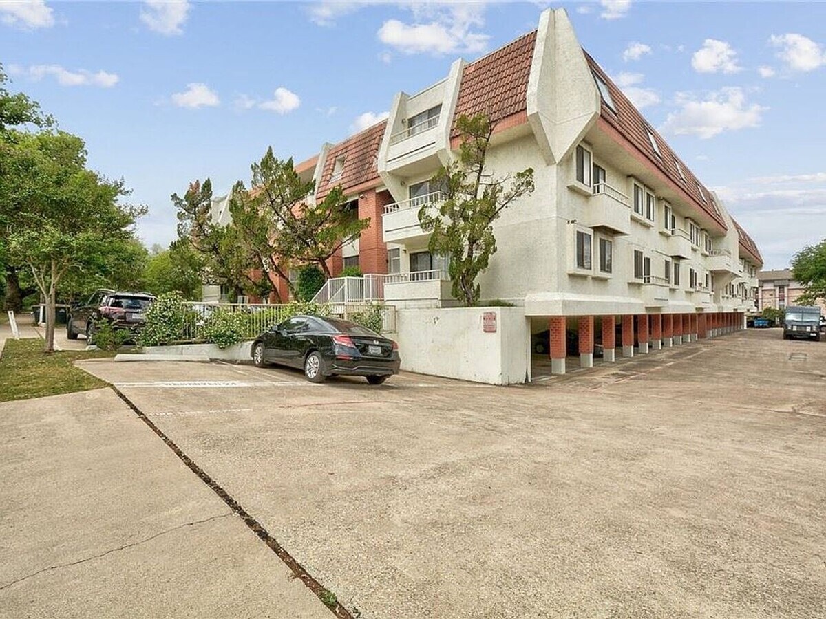 Photo - 1/1 Apartment Close to UT and Medical Dist... Unit 213