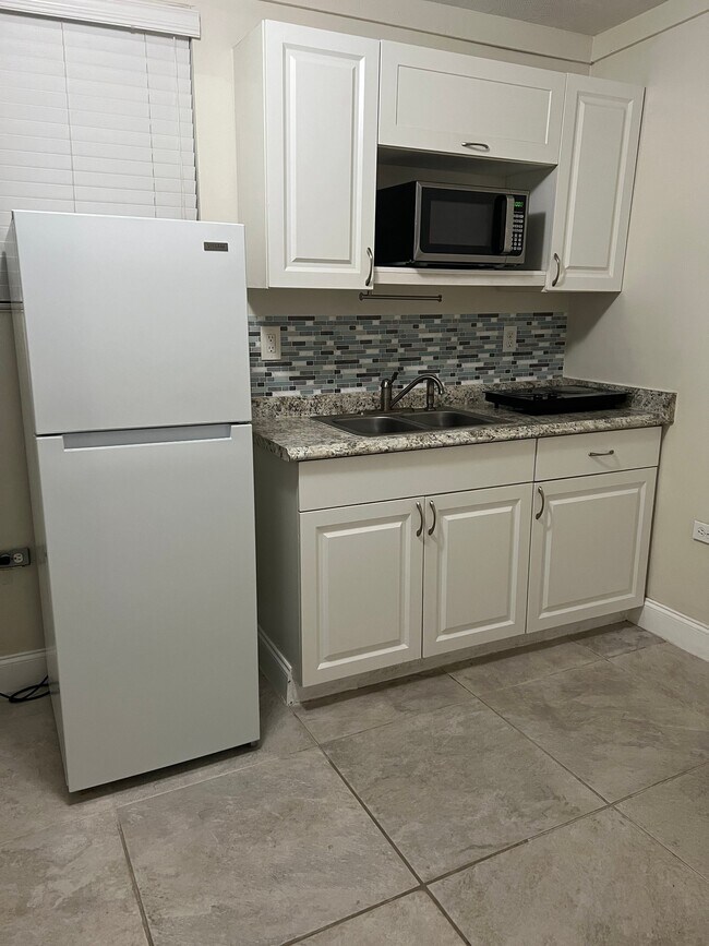 43 NW 199th St