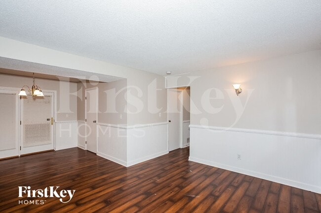 Photo - 111 Timberlake Ct