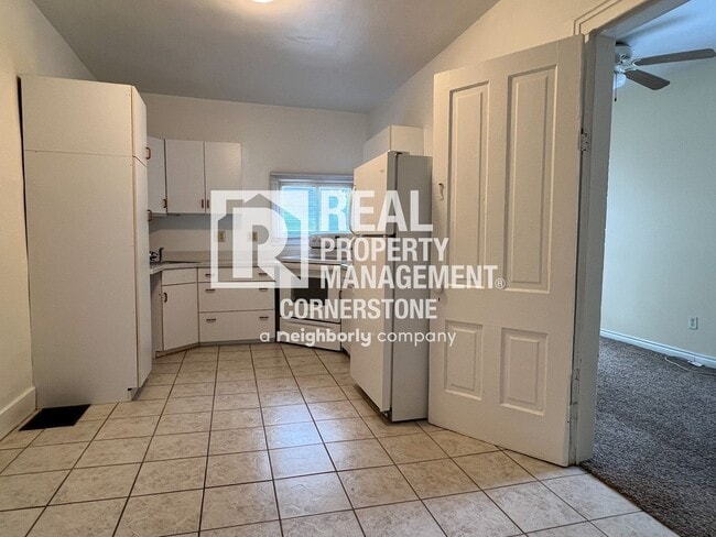 Building Photo - Charming 1BR Apartment in Historic Vine Neighborhood – Close to Downtown & Bronson Unit 4