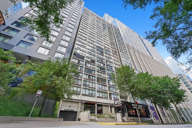 Building Photo - 230 E Ontario St Unit 603 Rental