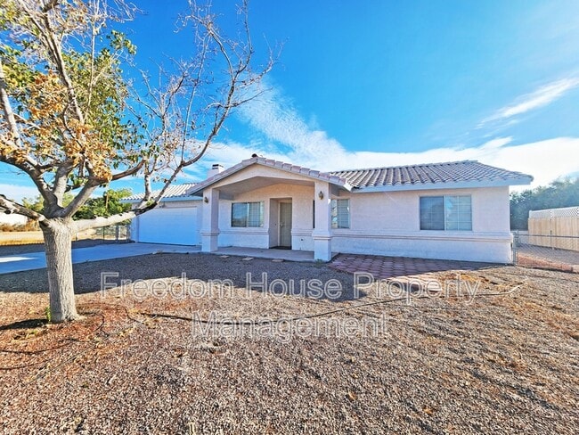 Photo - 2341 Yakima Ave