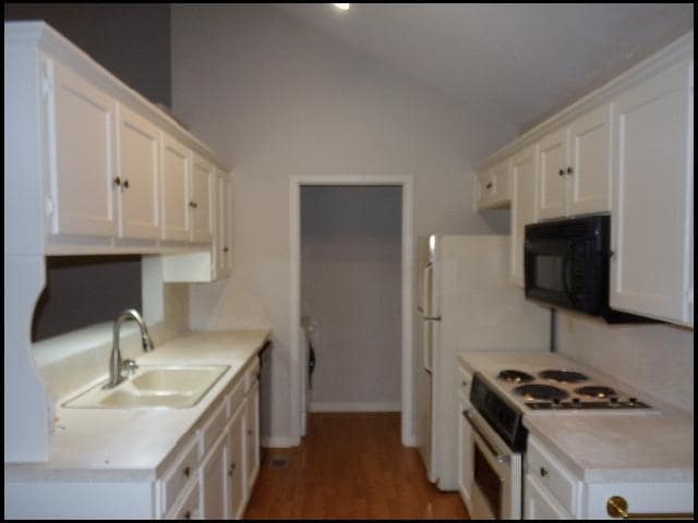 Photo - 16 Woodlore Cir