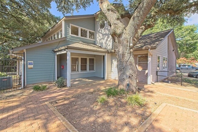 Photo - 12166 Metric Blvd Unidad 354