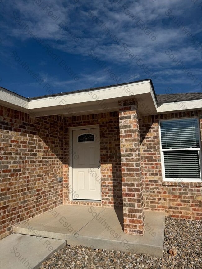 Building Photo - 2135 Bobwhite Ct Unit B Rental