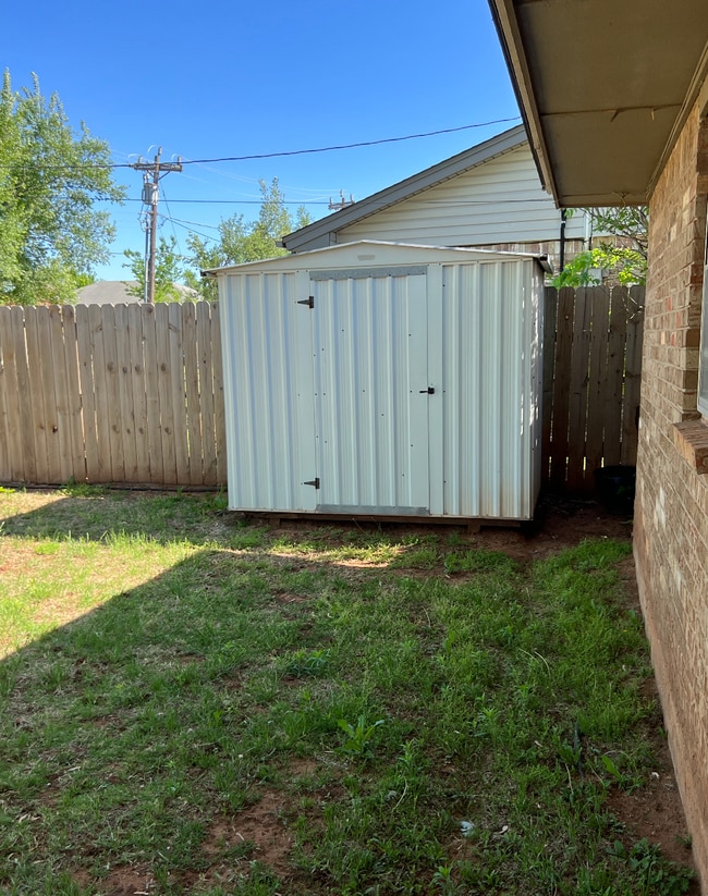 Photo - 722 S Meadow Ln