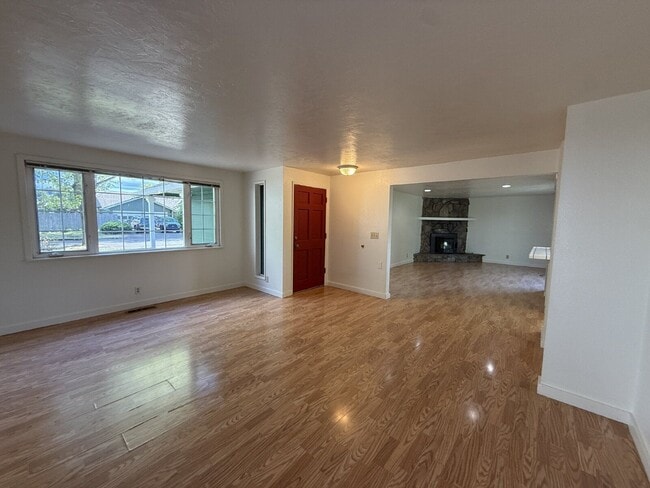 Photo - 3959 Pam St