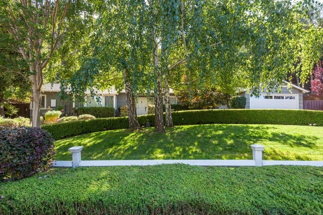 Building Photo - Custom Remodeled Ranch Home in Park-like S...