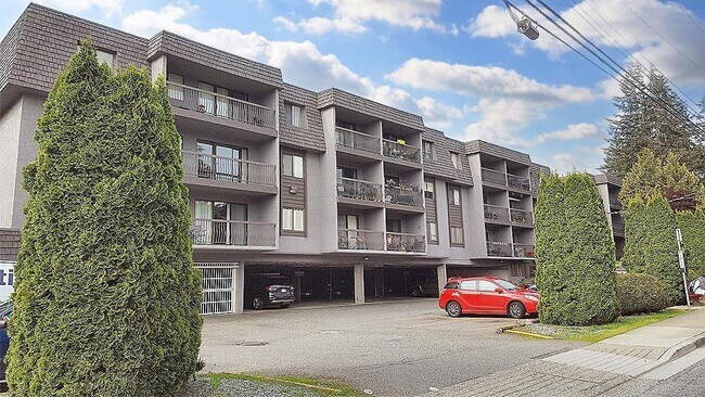 Photo - Dahlstrom Manor