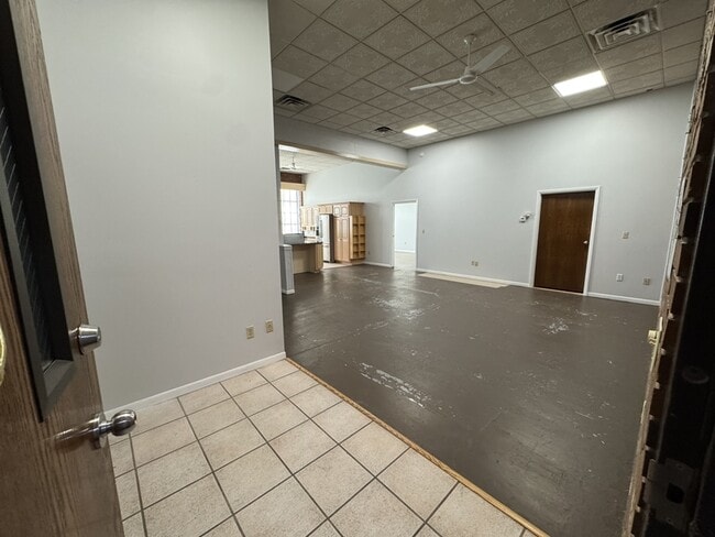 Photo - 20 W 5th St Unidad 209