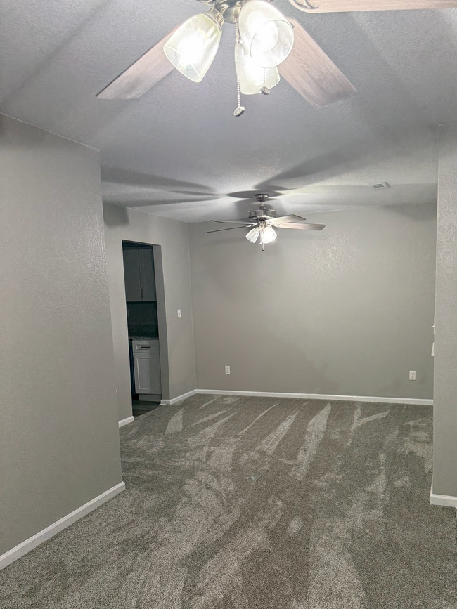 Photo - 6021 Camellia Dr Unidad A