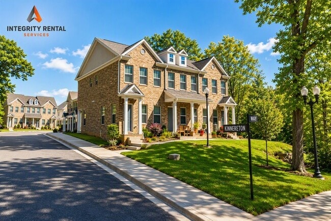 Building Photo - 2 Bedroom Townhome Main Street Pineville - MOVE IN SPECIAL 1 MONTH FREE