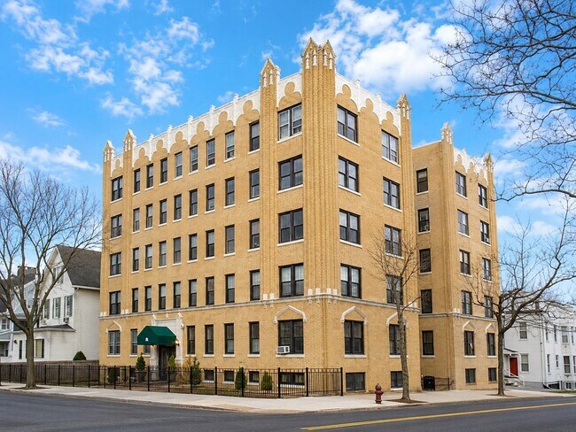 Building Photo - 50 Reservoir Ave Unit 302
