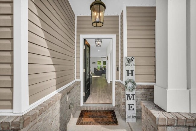 24 Headlands Ct