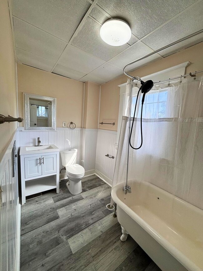 Building Photo - 216 Lafayette Ave NE Unit D