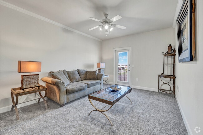 2BR, 1BA - 936SF - Living Room/Dining Room
