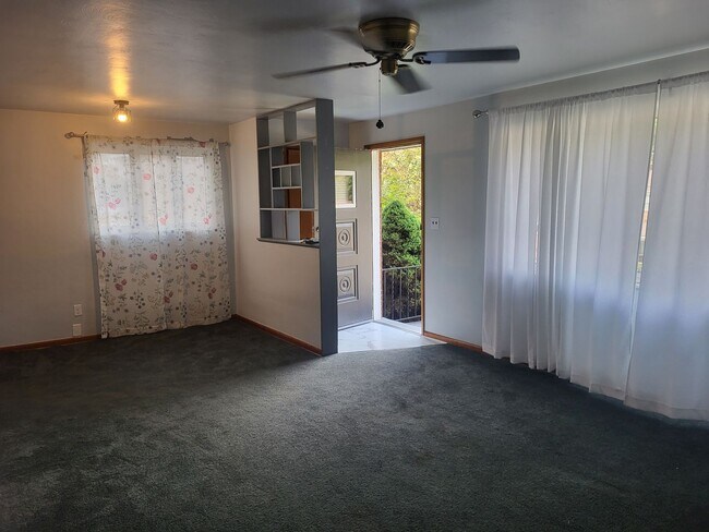 Photo - 3 bedroom, 1.5 bath ranch in Penn Hills!