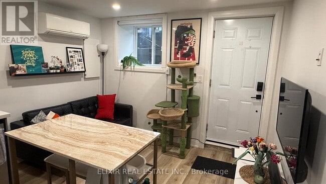 Photo - 147 Lansdowne Ave Unit Basement