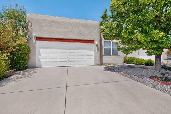 Photo - 9715 Larnaca Rd NE