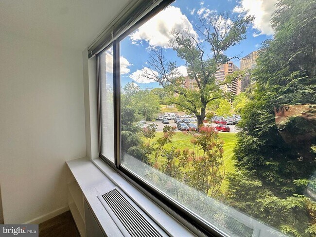 Photo - 1111 Arlington Blvd Unit 210