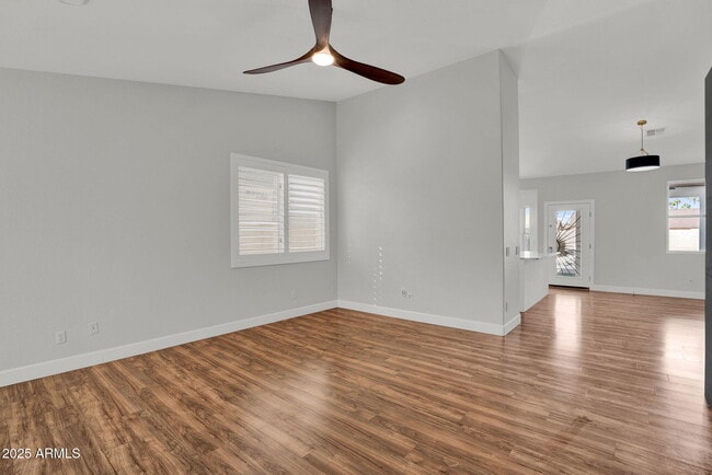 Photo - 8406 W Dahlia Dr