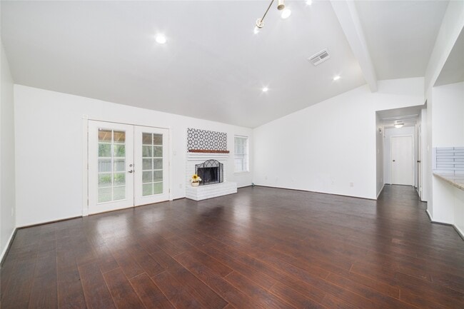 Photo - 26 S White Pebble Ct