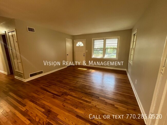 Photo - 1148 Center St SW