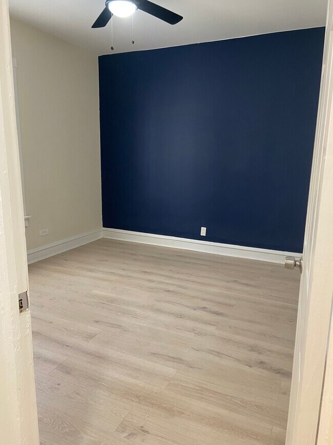 Photo - 2210 E 70th St