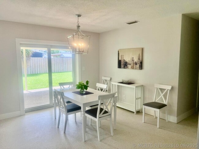 Photo - 214 SW 3rd St