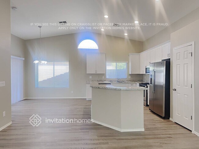 Photo - 11601 W Jackson St