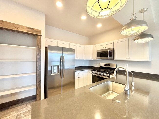 Photo - Central 4 Bedroom Condo