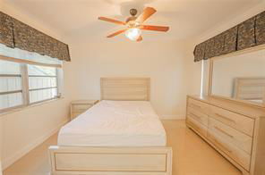 Photo - 258 188th St