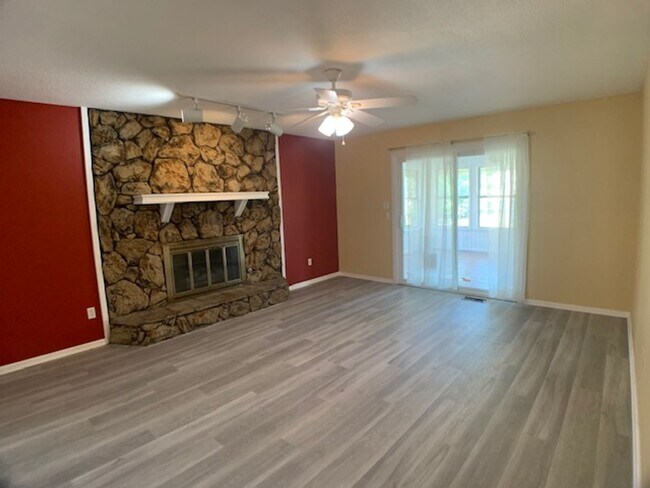 Photo - 3 Bedroom Northwest OKC!