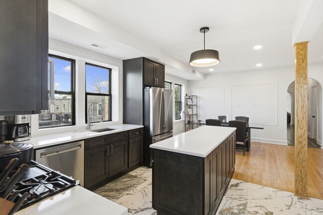 Photo - 3414 W Medill Ave Unit 3