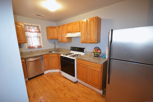 Photo - 258 Rakoczy Ave Unit 2nd Floor