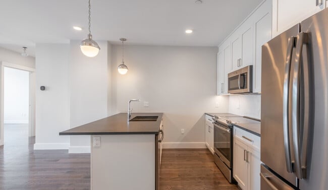 Photo - 432 McGrath Hwy Apartments Unit 434-413